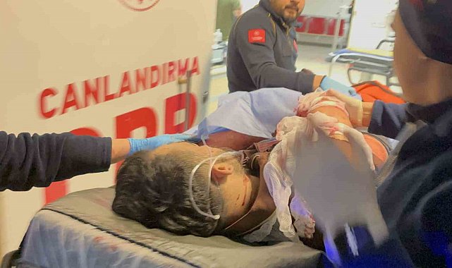 Birlikte yaşadığı kadınla tartışıp cama yumruk atan şahıs ağır yaralandı