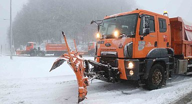 Bolu Dağı beyaza büründü: Kar kalınlığı 10 santimetreye ulaştı