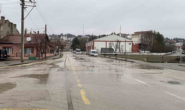 Bolu güne yağışla uyandı