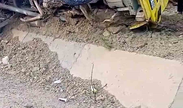 Bolu'da lastiği patlayan hafriyat kamyonu devrildi: 1 yaralı