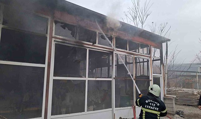 Burdur'da mobilya imalathanesinde yangın