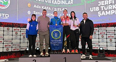 Bursa Büyükşehir Belediyesporlu Sena Çakmak Türkiye ikincisi