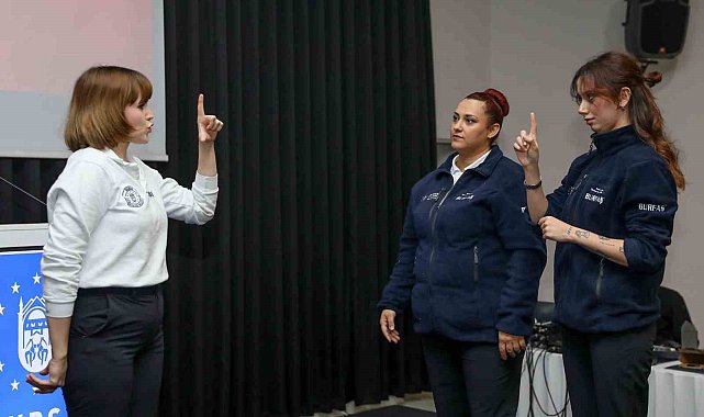 Bursa Büyükşehir'de personele işaret dili ve etkili iletişim eğitimi