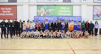 Bursa İnegöl'de Spor Festivalinde potanın yıldızları ödüllerini aldı