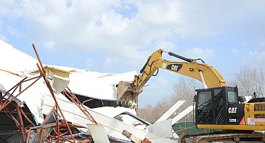 Bursa Nilüfer'de üç noktada yıkım