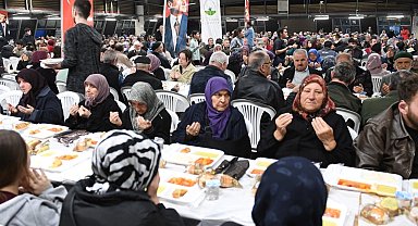 Bursa Osmangazi'de ramazan coşkusu meydanlara taşıyor