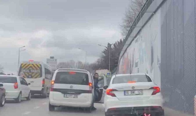 Bursa'da araçtan indi, ehliyeti gitti...Yol verme tartışmasına 180 bin lira ceza