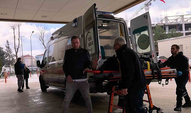 Bursa'da motosikletler kafa kafaya çarpıştı 1'i ağır 2 yaralı