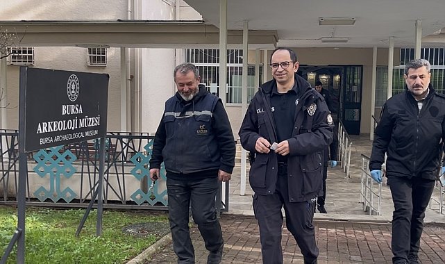 Bursa'da "pes" dedirten olay: Piknikte bulduğu top mermisini 10 gün evinde saklayıp müzeye getirdi