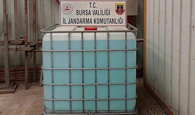 Bursa'da yer altına gizlenmiş kaçak alkol fabrikası çökertildi