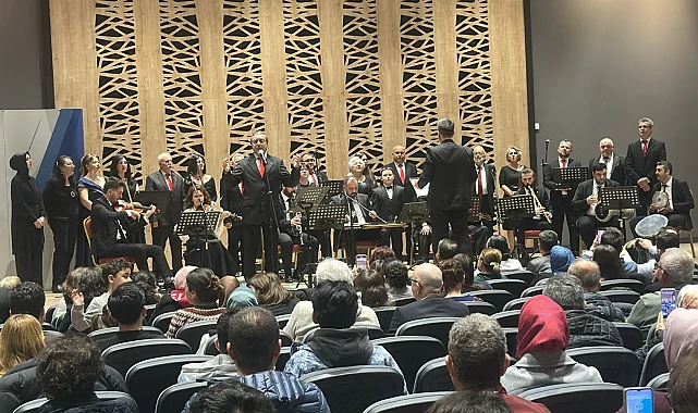 Bursa'da 'Kalpten Dile Ezgiler' konserine yoğun ilgi