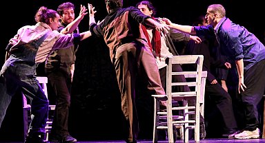 Bursa'da Tanpınar yılı! "Üç Nefeslik Rüya" seyirciyle buluştu