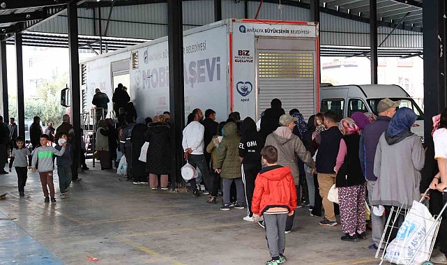 Büyükşehir Ramazan bereketini mahallelere taşıyor