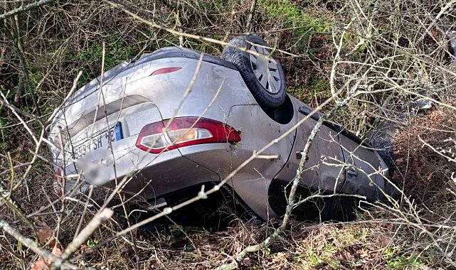 Çanakkale'de otomobil dereye uçtu: 2 yaralı