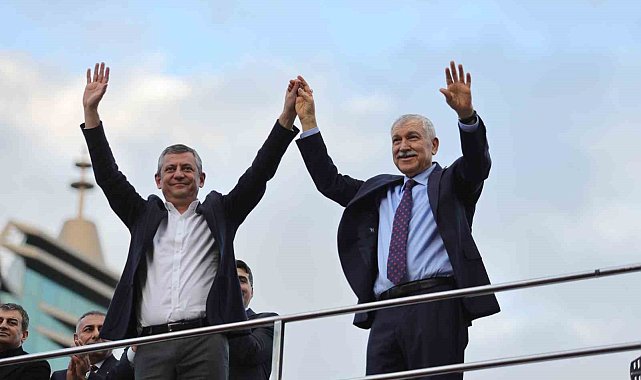 CHP Genel Başkanı Özel: "Tutuksuz ve adil bir yargılama sürecinin yaşanmasını bekliyoruz"