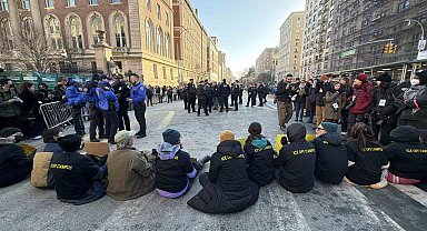 Columbia Üniversitesi önünde ICE protestosu: 10 öğrenci gözaltına alındı