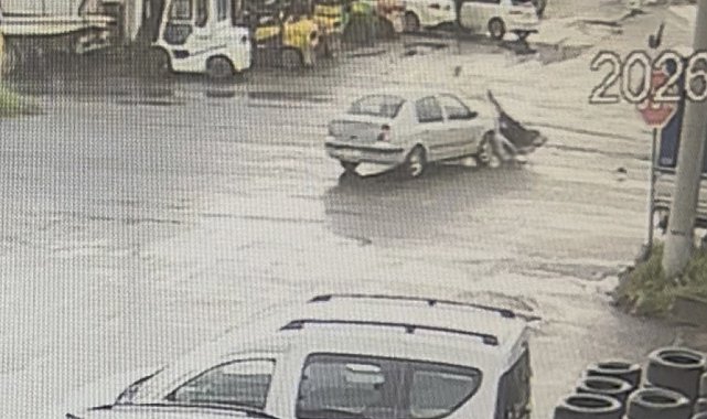 Çorlu'da otomobille çarpışan motosikletli yaralandı: Kaza anı kamerada