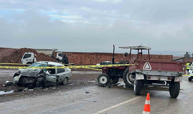Çorum'da traktör otomobille çarpıştı: 1 ölü, 2 yaralı