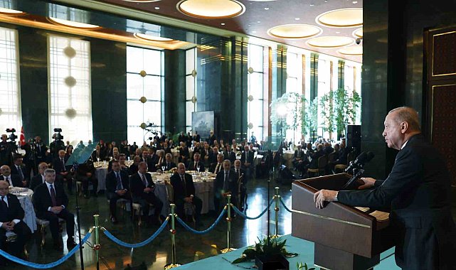 Cumhurbaşkanı Erdoğan: "Terörsüz Türkiye sürecini sabote etmek isteyen karanlık odaklara rağmen 16 aydır başarıyla süreci yönetiyoruz"