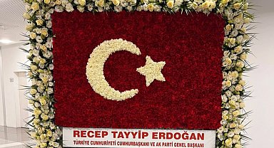 Cumhurbaşkanı Erdoğan'dan kuruluşa özel MHP'ye 57 gül