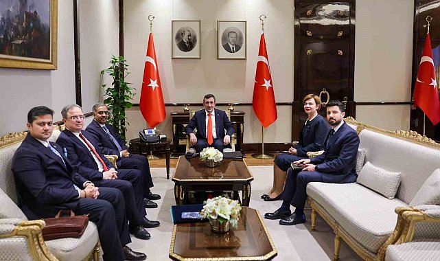 Cumhurbaşkanı Yardımcısı Yılmaz: "Türkiye olarak D-8'in etkinliğini artıracak bu dönüşüm sürecine samimi ve güçlü destek vermeye devam edeceğiz"