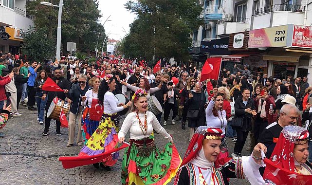 Datça 'Badem Çiçeği Festivali' devam ediyor