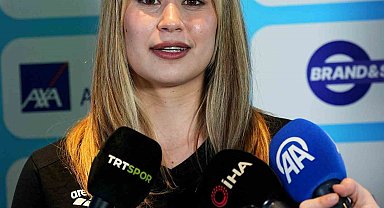 Defne Kurt: "5 altın madalya aldığım için inanılmaz mutluyum"