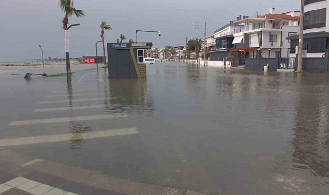 Deniz kabardı yollar göle döndü