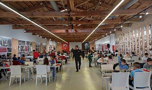 Denizli'de 4. Geleneksel Muharrem Çamlı Anı Satranç Turnuvası gerçekleştirildi