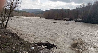 Denizli'de sel köprüleri ağır hasar verdi