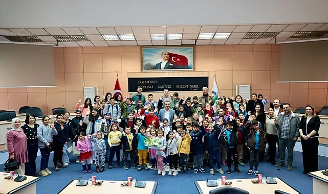 Denizli'de çocukların yüzü Büyükşehir ile gülüyor