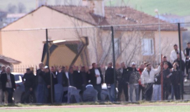 Deplasman yasağı olmasına rağmen taraftar alınmasına tepki