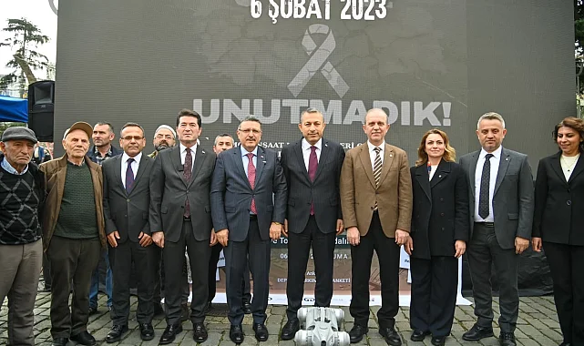 Depremde can veren vatandaşlar Trabzon'da anıldı