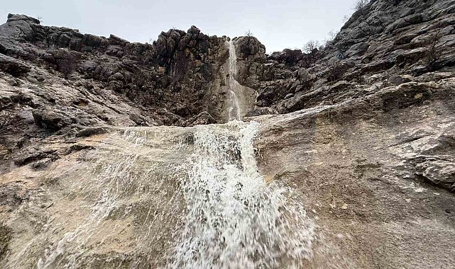 Diyarbakır'da kar ve yağmurun ardından şelale yeniden akmaya başladı