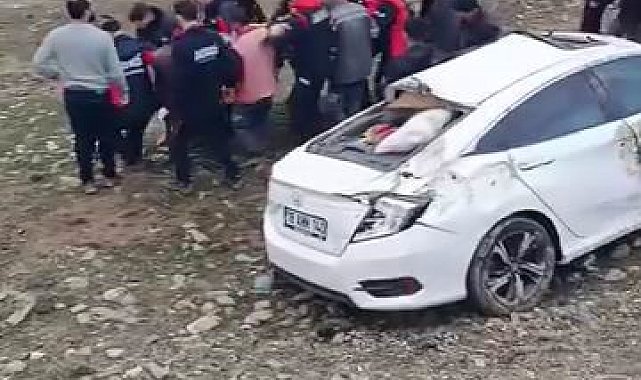Diyarbakır'da otomobil yoldan çıktı: 1 yaralı