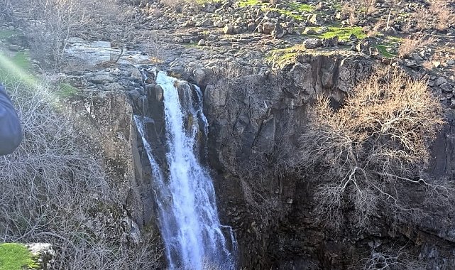 Diyarbakır'da yağışların artması ile coşan şelaleler ziyaretçi akınına uğruyor