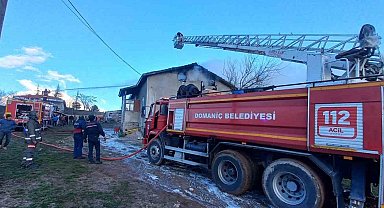 Domaniç'te çatı yangını