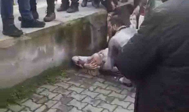 Dükkanının önünde uğradığı silahlı saldırıda yaralandı