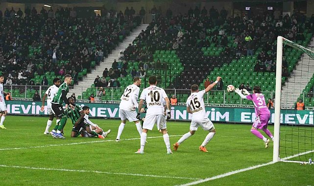 Düşme potasındaki Sakaryaspor'da teknik direktör istikrarsızlığı