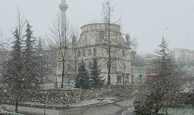 Düzce'de kar yağışı etkili oluyor