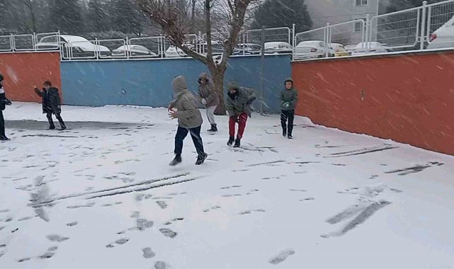 Edirne'de çocukların kar sevinci