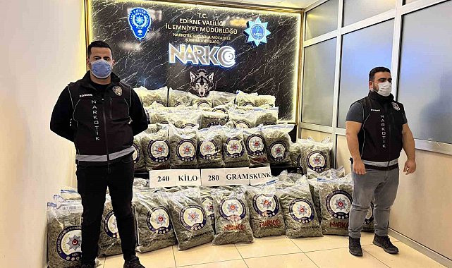 Edirne'de ele geçirilen uyuşturucu maddeler sergilendi