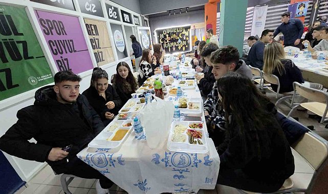 Edirne'de imece usulü iftar: Okul içinde Ramazan bereketi