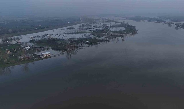 Edirne'de "turuncu alarm" seviyesindeki Meriç Nehri'nde su debisi düşmeye başladı