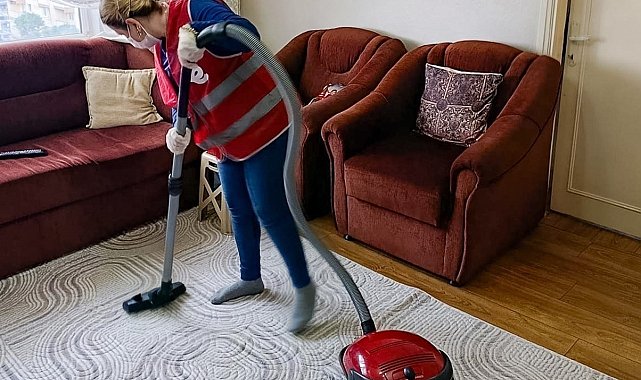 Efeler Belediyesi'nin evde bakım hizmetleri sürüyor