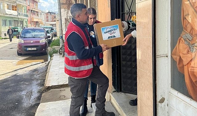 Efeler'in 'Kardeş Eli' projesi ihtiyaç sahibi vatandaşlara destek oldu