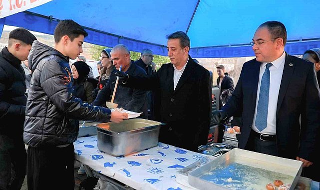 Efeler'in ilk iftar sofrası Alanlı Mahallesi'nde kuruldu