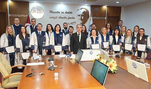 Ege Üniversitesinde akademik başarılar ödüllendirildi