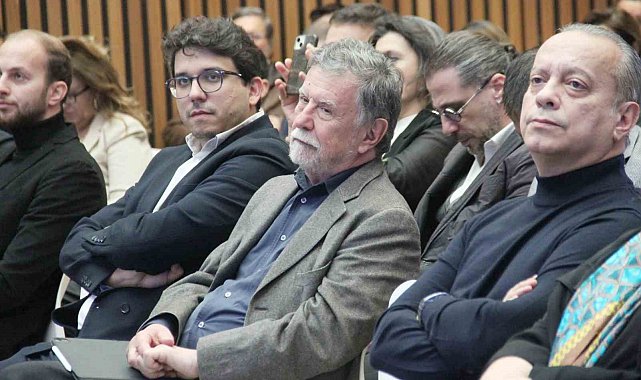 EGİAD 'Dönüşüm Sahnesi' ile iş dünyasının liderlerini İzmir'de buluşturdu