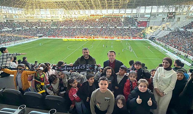 Eğil'in minikleri Amed Sportif Faaliyetler - Sakaryaspor maçında ilk kez tribün heyecanı yaşadı